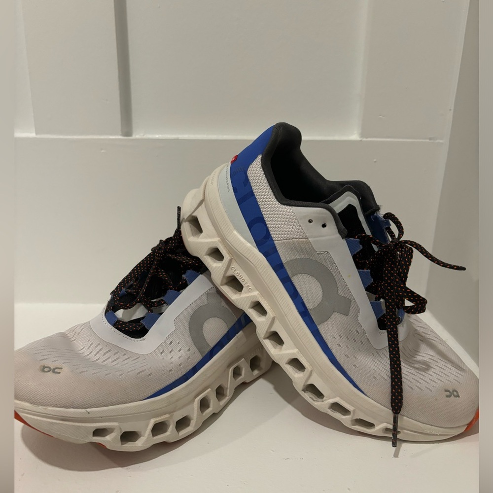 On Sneakers size women’s 8